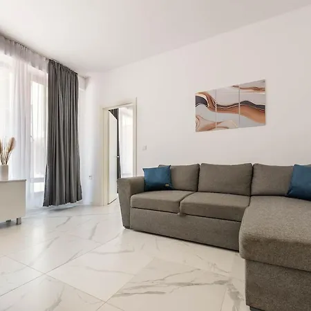 Zhelyazkova Sunny 2br * Warna