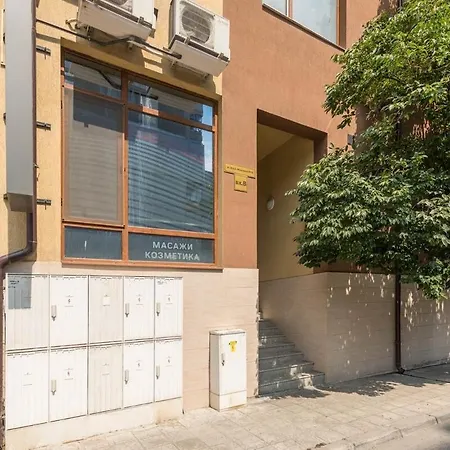 Zhelyazkova Sunny 2br Apartment Warna