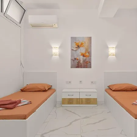 Zhelyazkova Sunny 2br 公寓 *