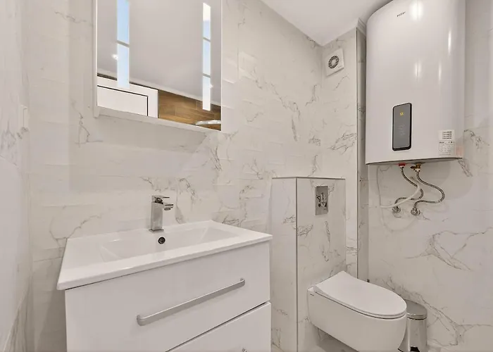 Zhelyazkova Sunny 2br Apartment Warna