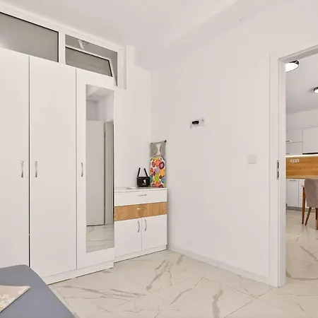 Zhelyazkova Sunny 2br Appartement *