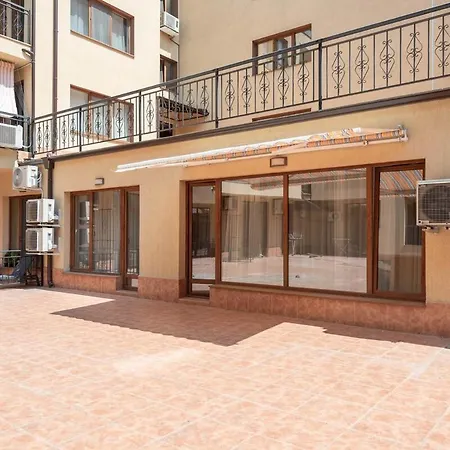 Zhelyazkova Sunny 2br Apartment Varna