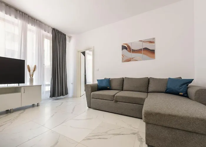 Zhelyazkova Sunny 2br * 바르나