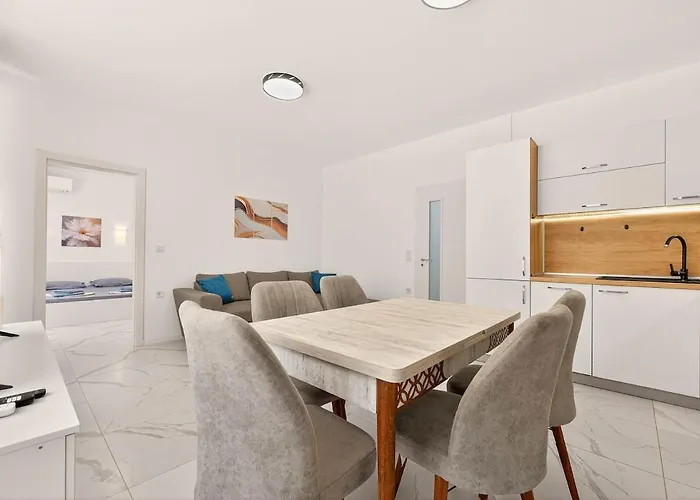 Apartment Zhelyazkova Sunny 2br *