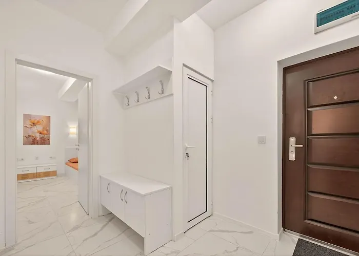 Zhelyazkova Sunny 2br 바르나